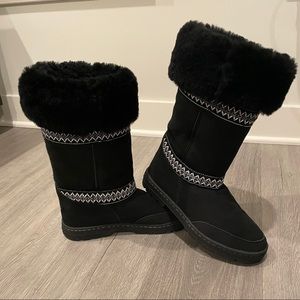 UGG Women's W Sundance Revival Fashion Boot